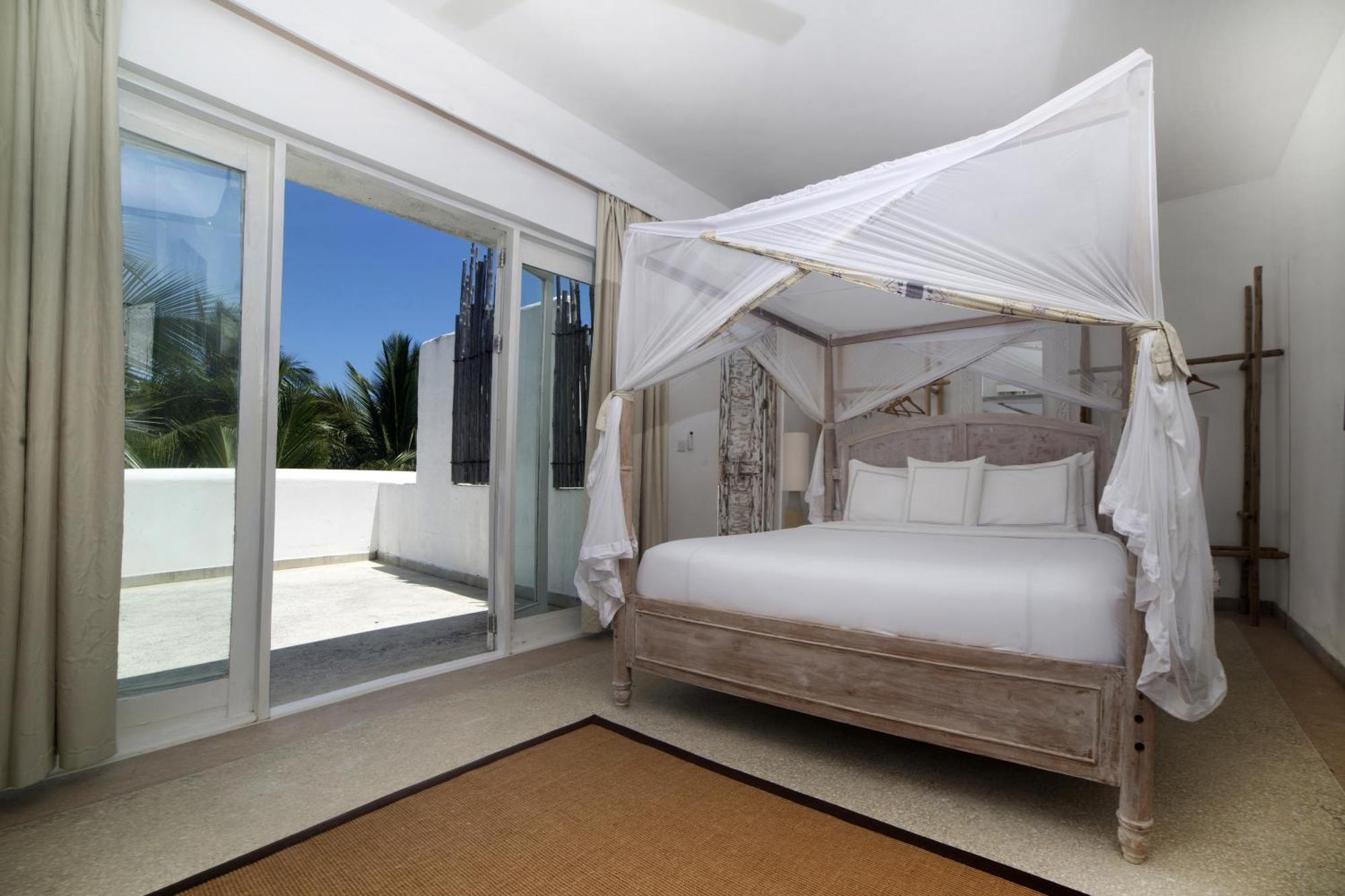 Resort The Aiyana &
