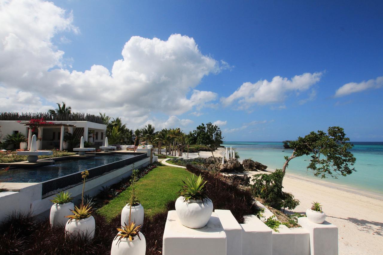 The Aiyana & 5*
