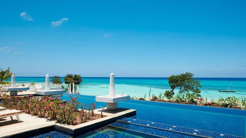 The Aiyana & 5*